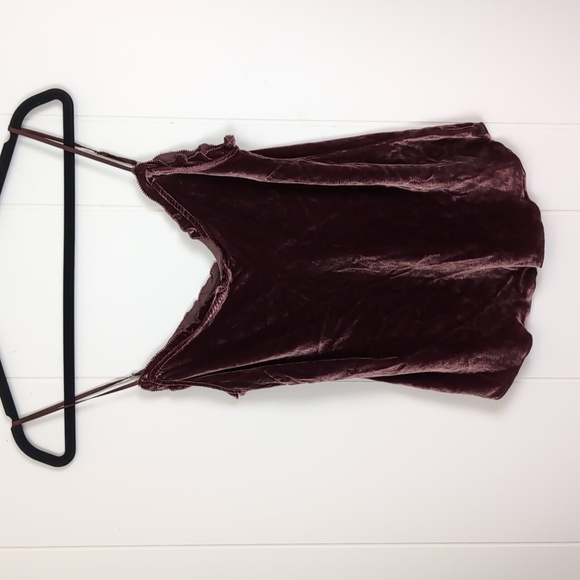 Aritzia Tops - Artizia Wilfred ruffle detail velvet tank top adjustable straps